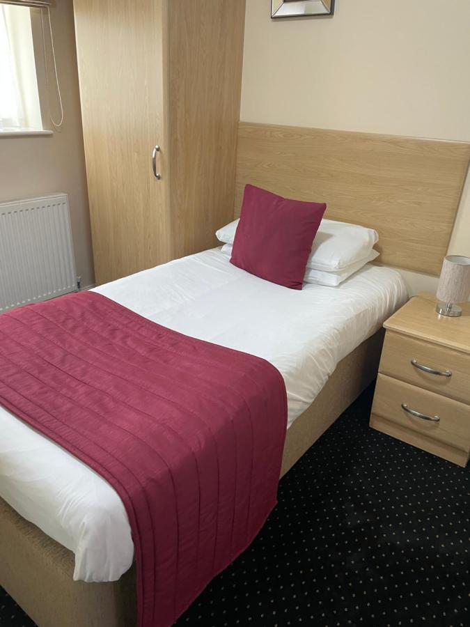 Kings Croft Hotel Pontefract Bagian luar foto