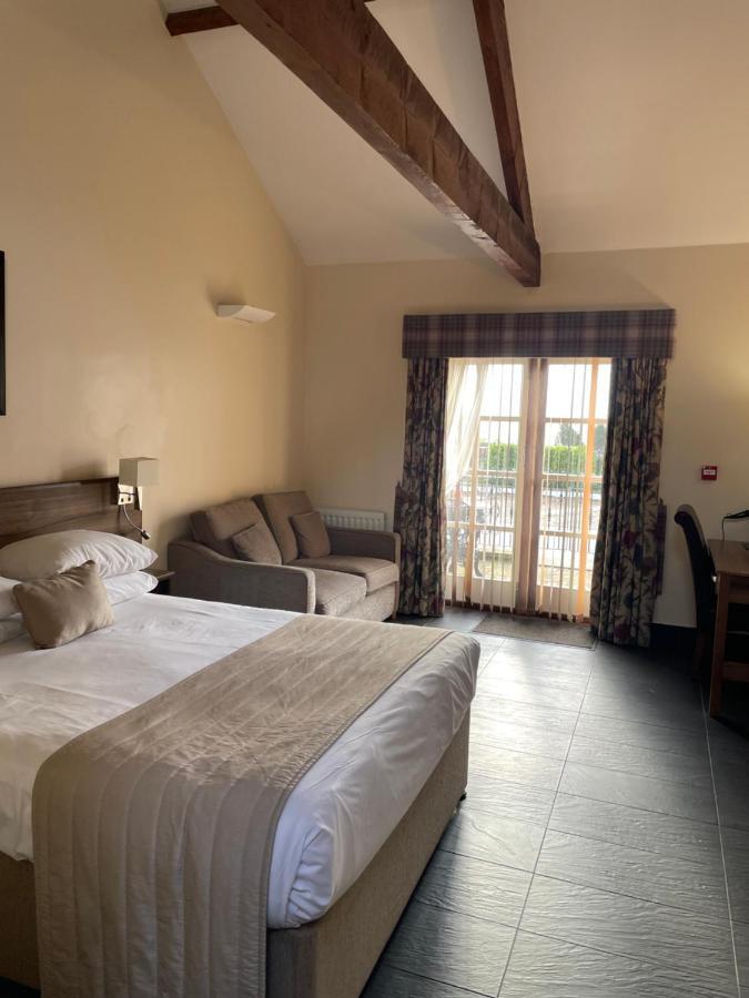 Kings Croft Hotel Pontefract Bagian luar foto