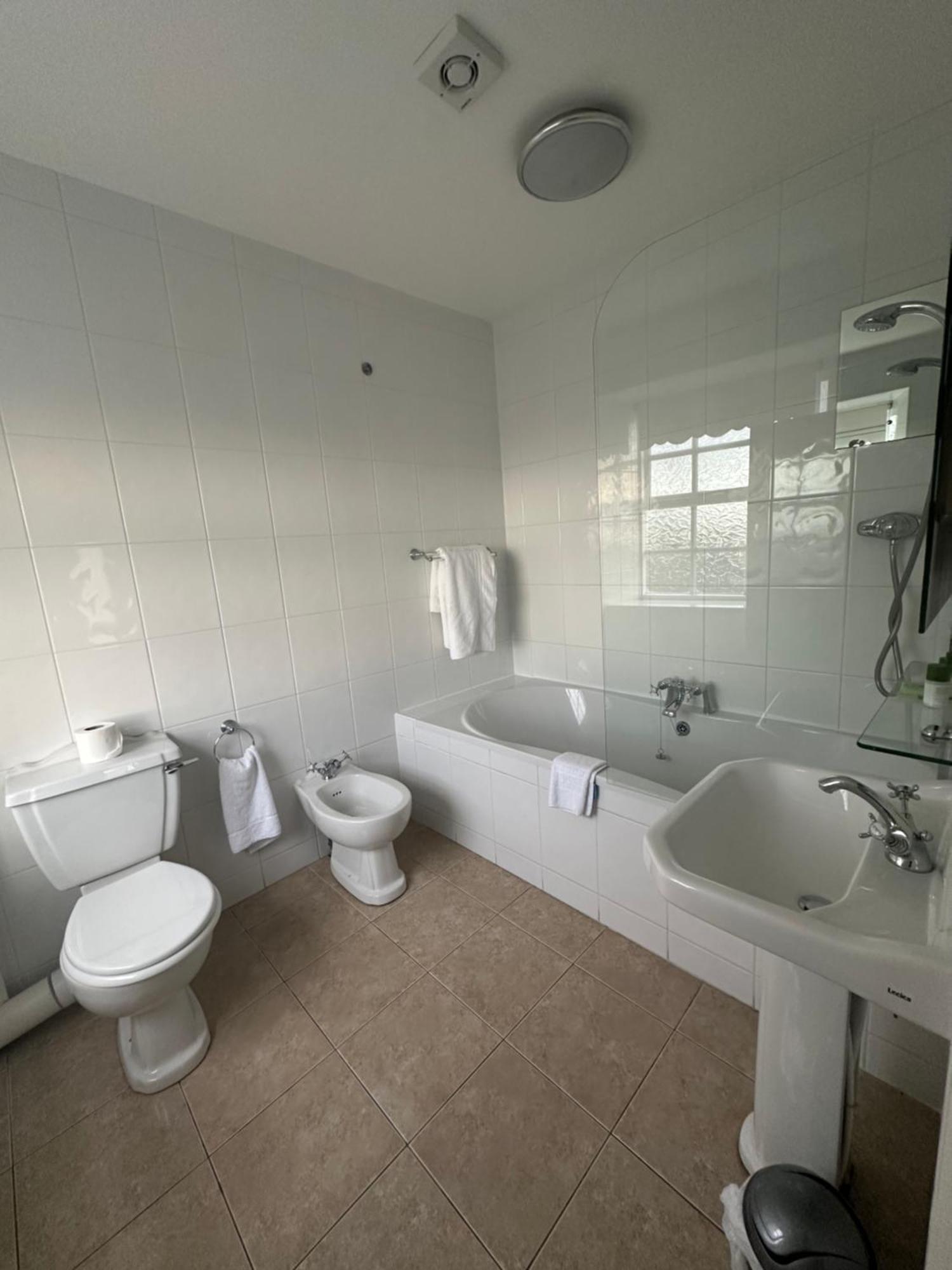 Kings Croft Hotel Pontefract Bagian luar foto