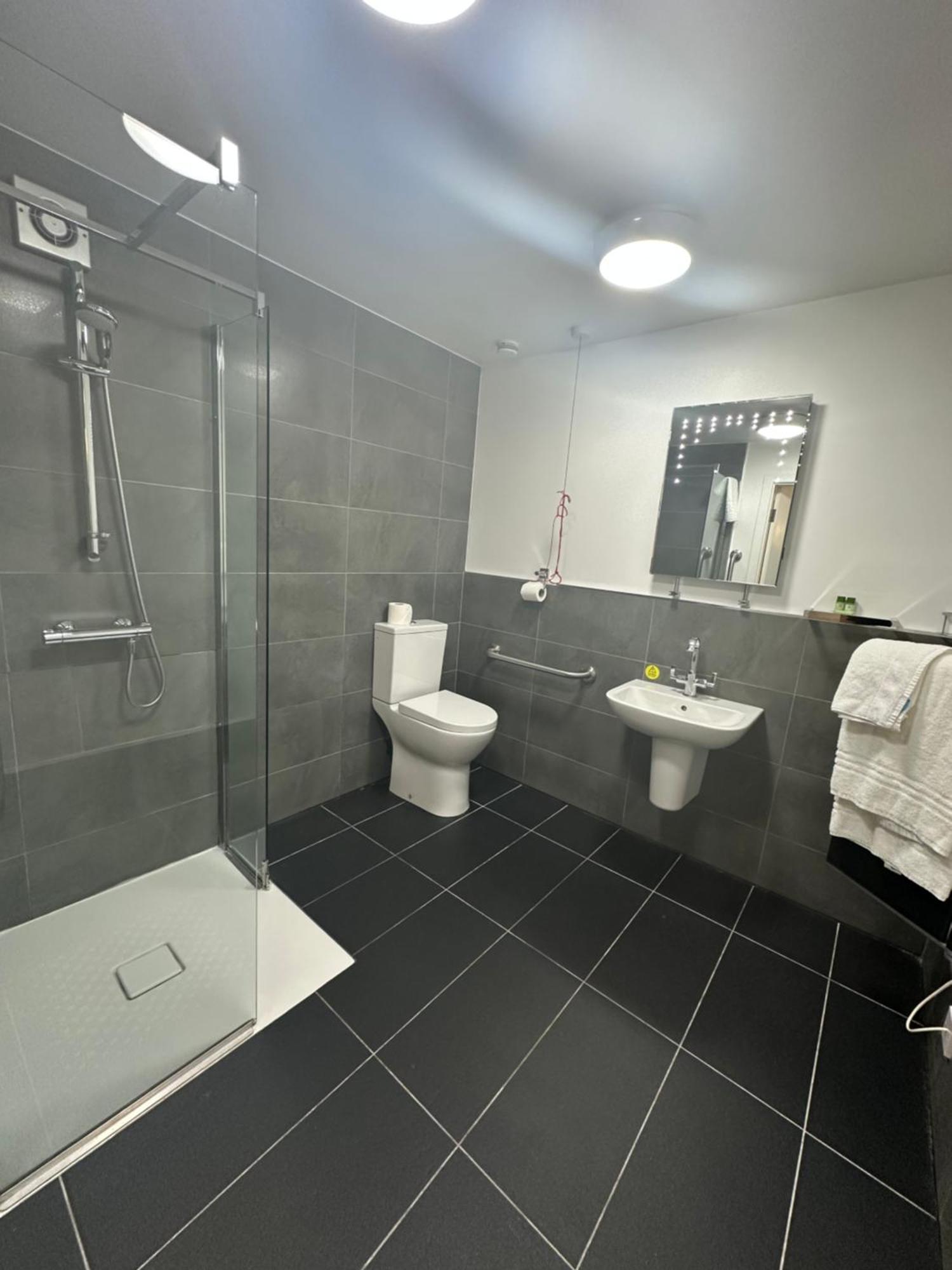 Kings Croft Hotel Pontefract Bagian luar foto