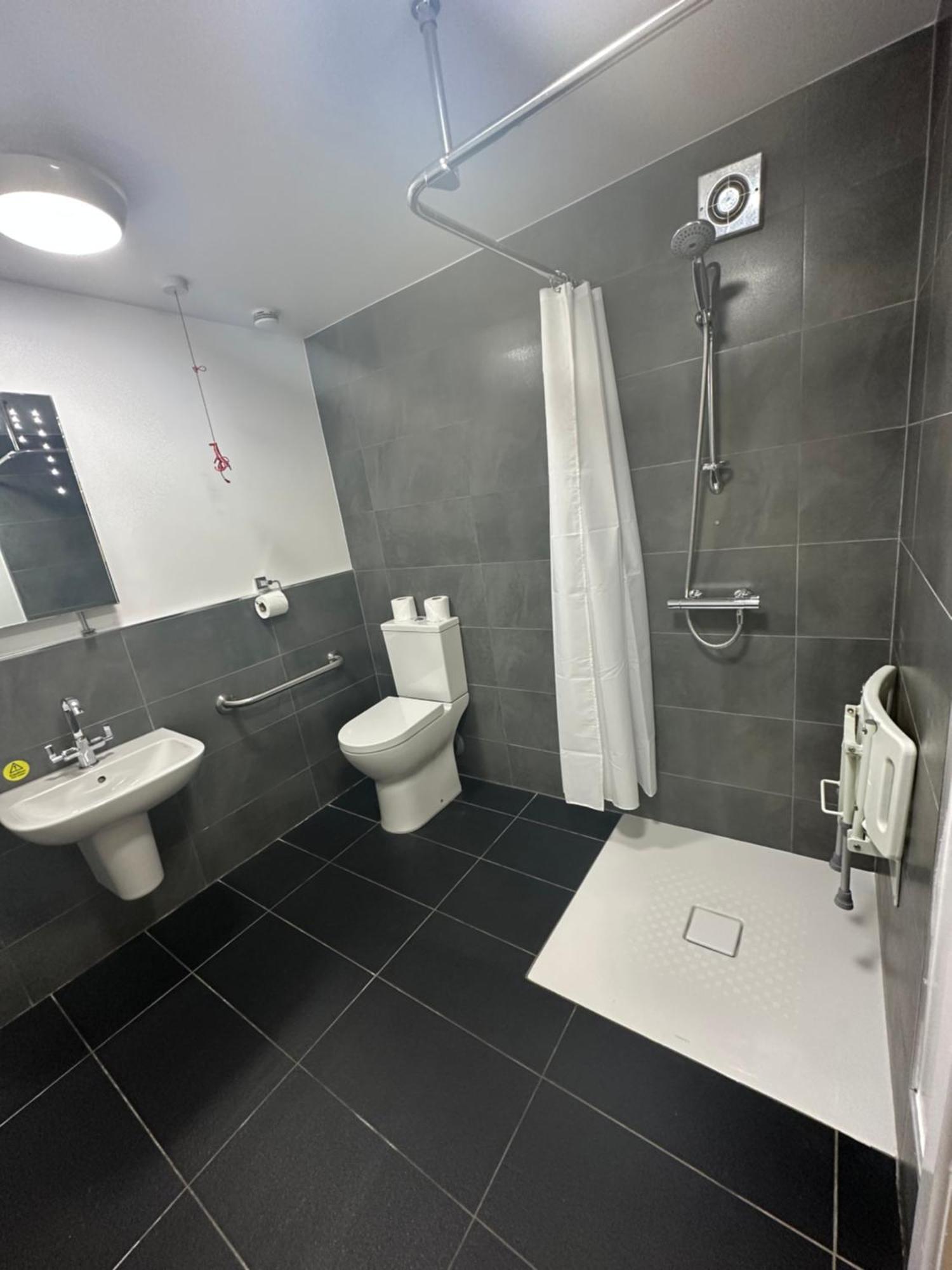 Kings Croft Hotel Pontefract Bagian luar foto