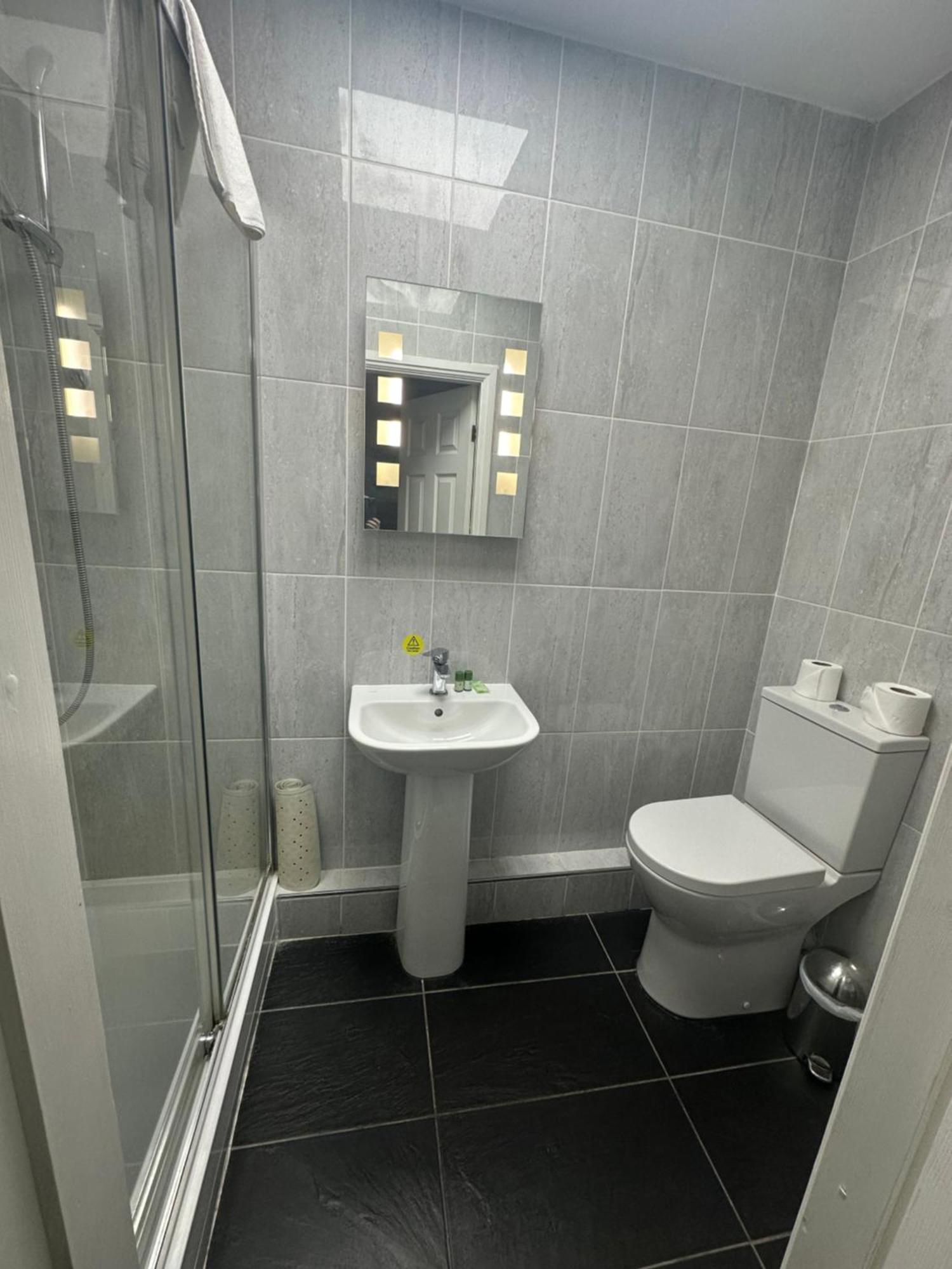 Kings Croft Hotel Pontefract Bagian luar foto