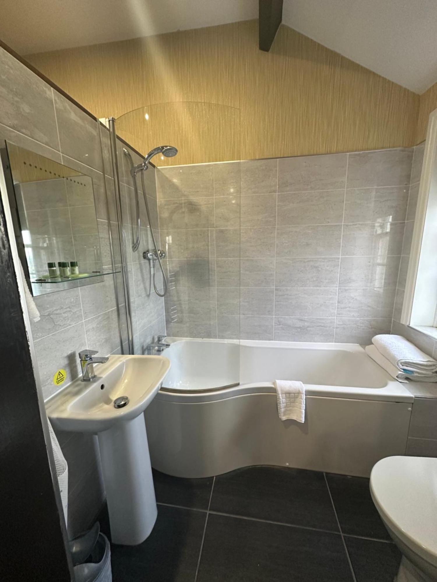 Kings Croft Hotel Pontefract Bagian luar foto