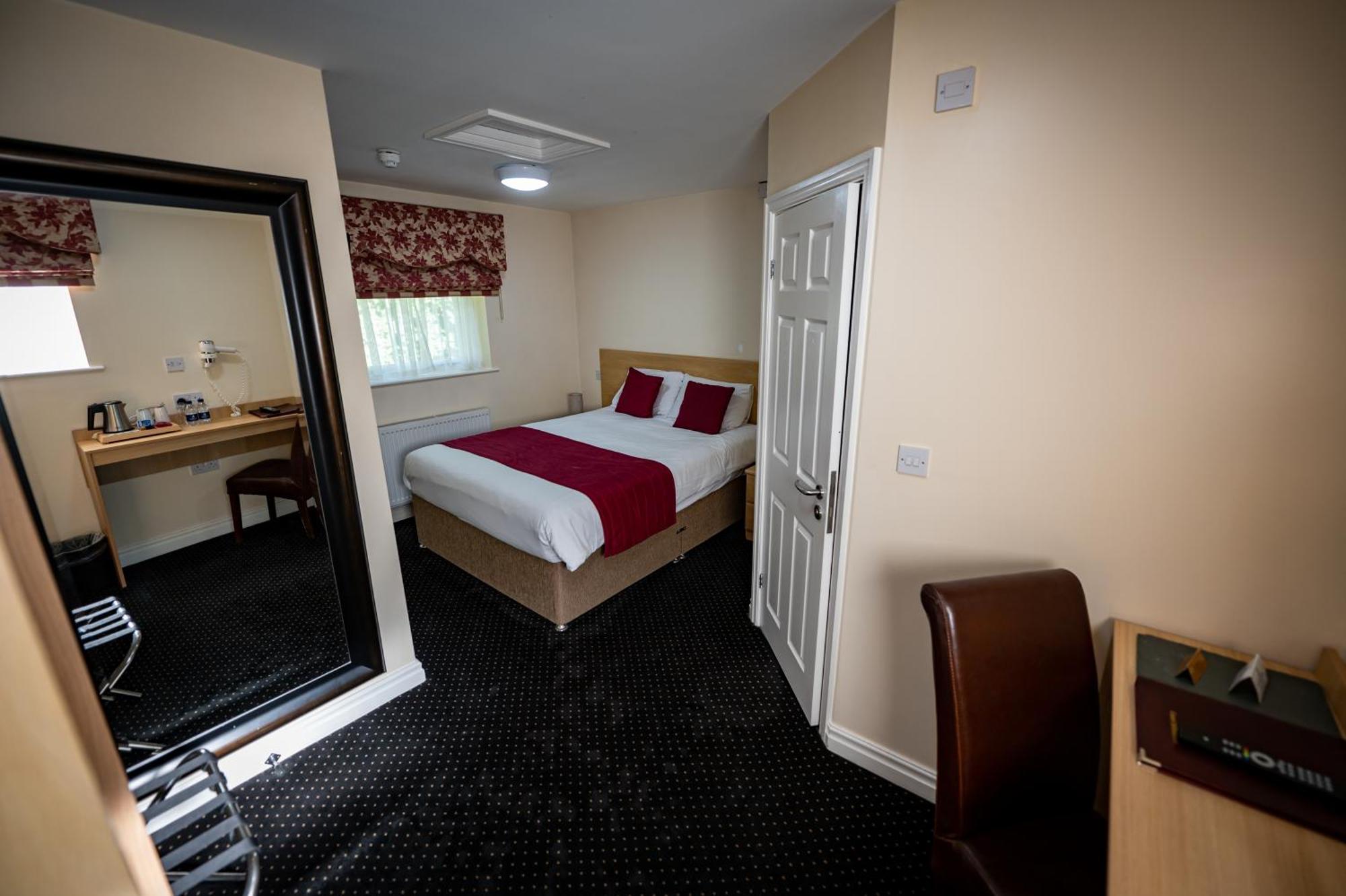 Kings Croft Hotel Pontefract Bagian luar foto