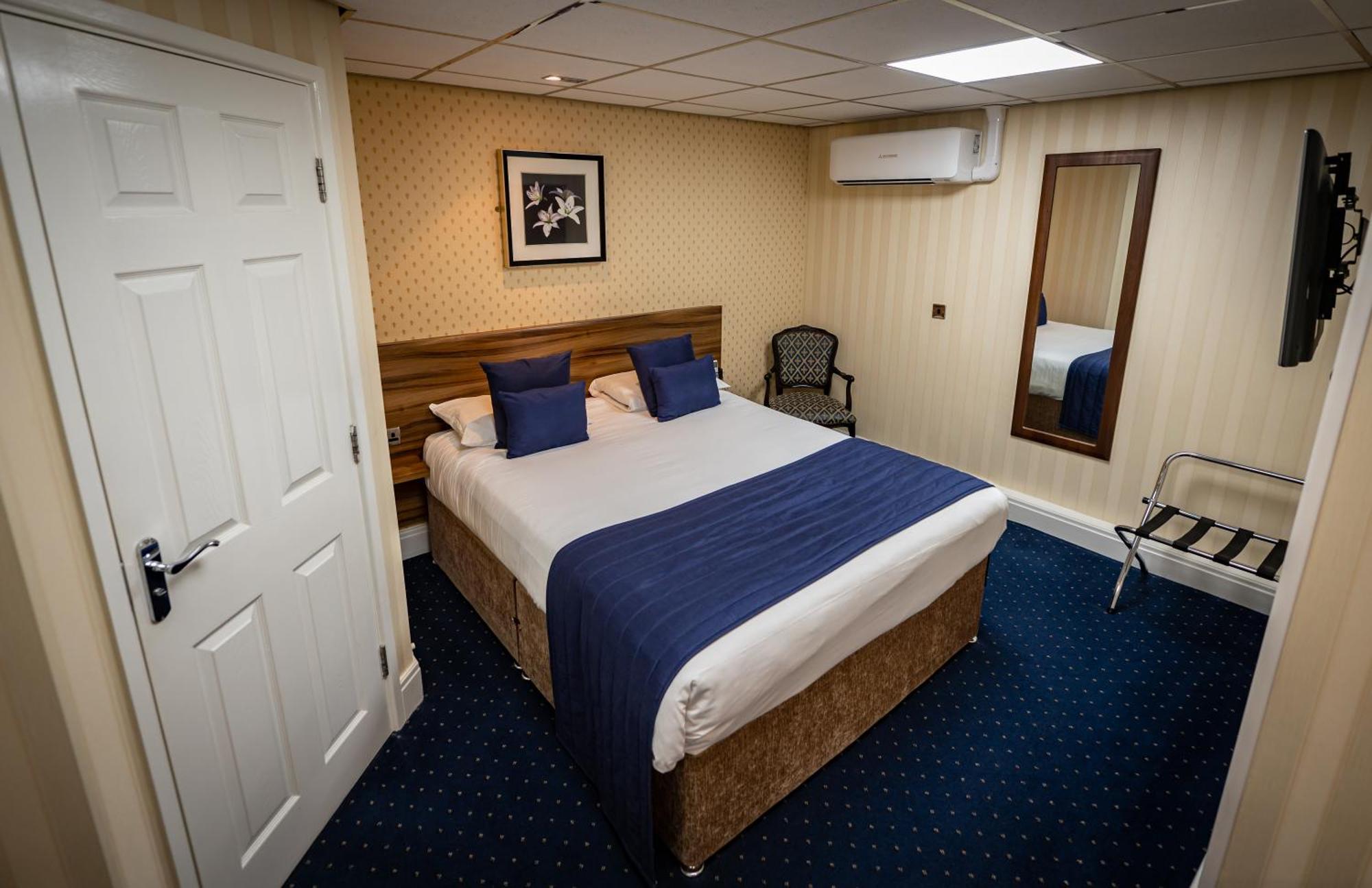 Kings Croft Hotel Pontefract Bagian luar foto