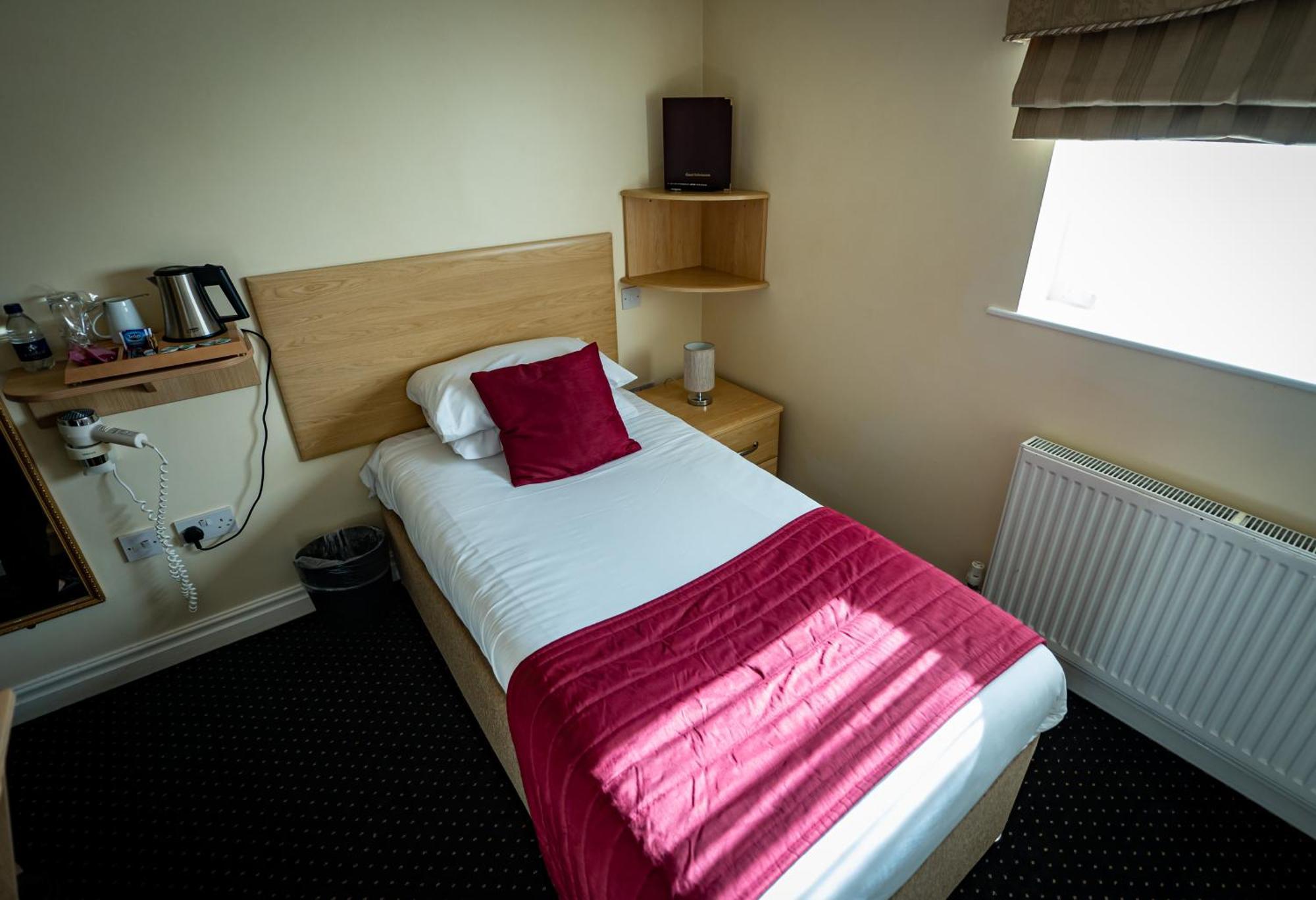Kings Croft Hotel Pontefract Bagian luar foto