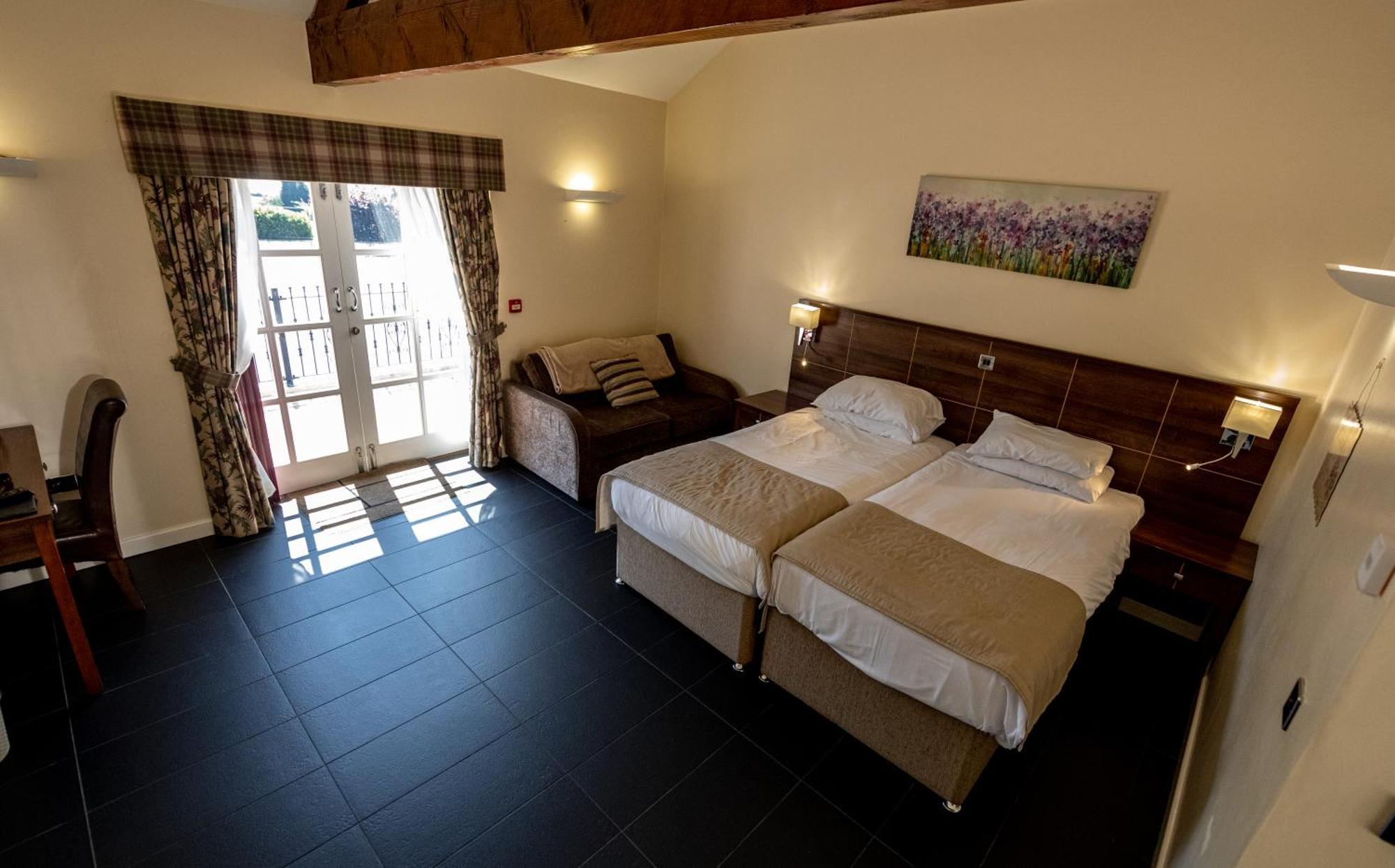 Kings Croft Hotel Pontefract Bagian luar foto
